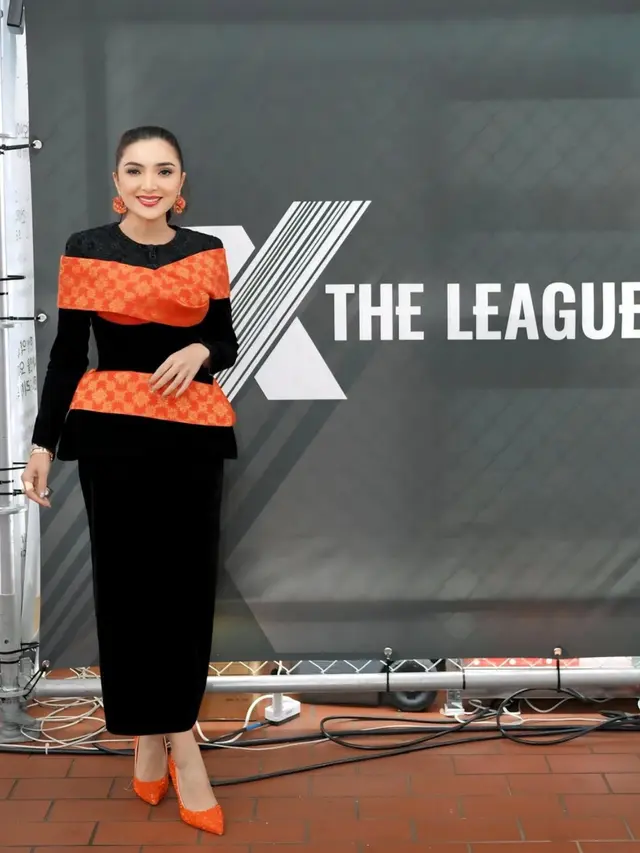 Ashanty di X The League pakai songket modern. [@ashanty_ash]