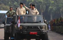 VIDEO: Aksi Paspampres Berkacamata Lari di Samping Maung Kawal Ketat Prabowo Puncak HUT ke-80 TNI