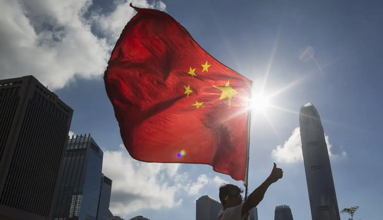 Di China tercatat ada sekitar 18 juta jiwa yang beragama muslim menurut catatan resmi beberapa tahun lalu. Jadi tak heran kalau yang tradisi mudik juga ada di negara ini. (REUTERS/Tyrone Siu)