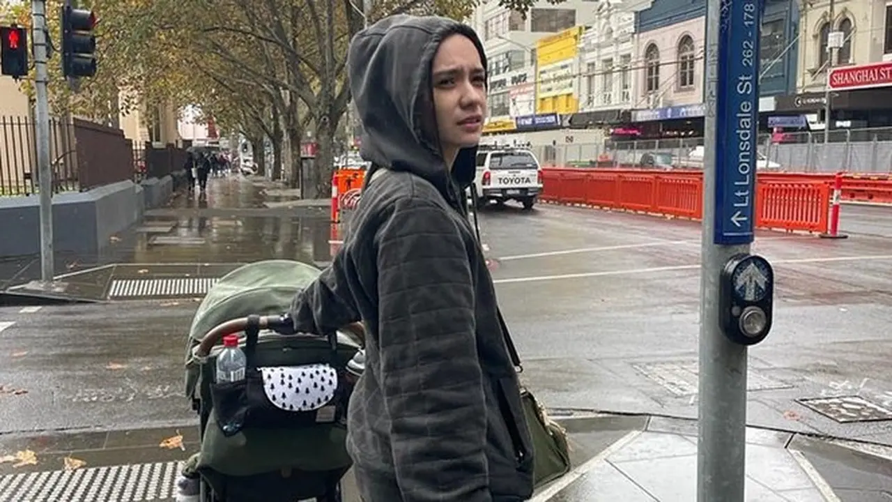 6 Momen Putri Anne Ajak Anak Liburan di Australia, Penampilannya Jadi Sorotan