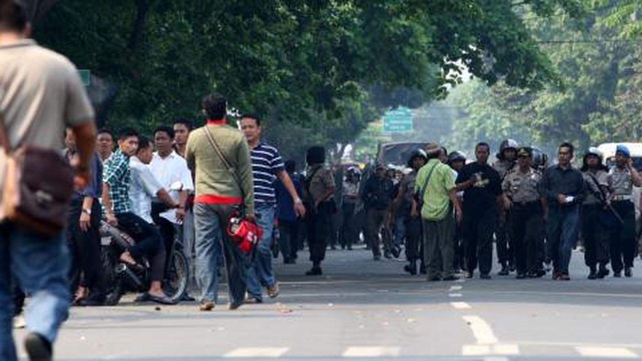  Ketika FBR dan Forkabi saling serang