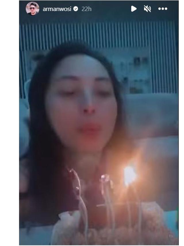 6 Potret Della Puspita Rayakan Ultah Arman Wosi, Ucap Maaf dan Sebut Mulai dari Nol