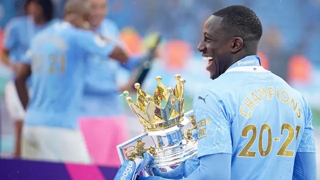 Foto: Alhamdulillah, 5 Pemain Muslim Berikut Pernah Menjuarai Liga Inggris Bersama Manchester City