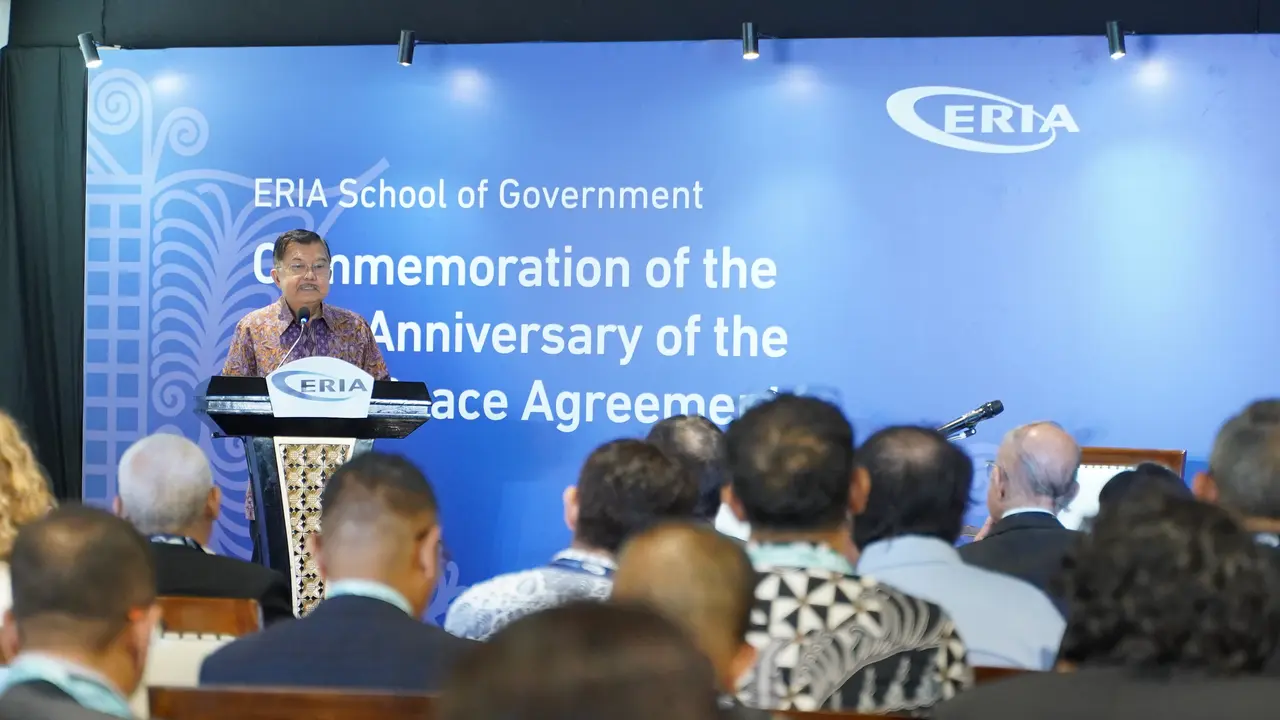 Mantan Wapres RI Jusuf Kalla (JK) dalam forum refleksi untuk memperingati 20 tahun Perjanjian Damai Aceh yang digelar Economic Research Institute for ASEAN and East Asia (ERIA) melalui ERIA School of Government (SoG) di Jakarta, Rabu (13/8/2025).