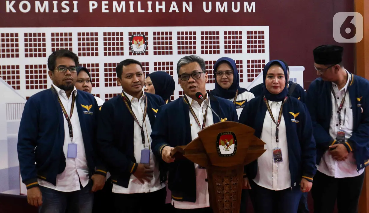 Partai Garuda berharap berkas-berkas pendaftaran bakal caleg DPR yang mereka serahkan kepada KPU RI itu dapat dinyatakan lengkap. (Liputan6.com/Herman Zakharia)