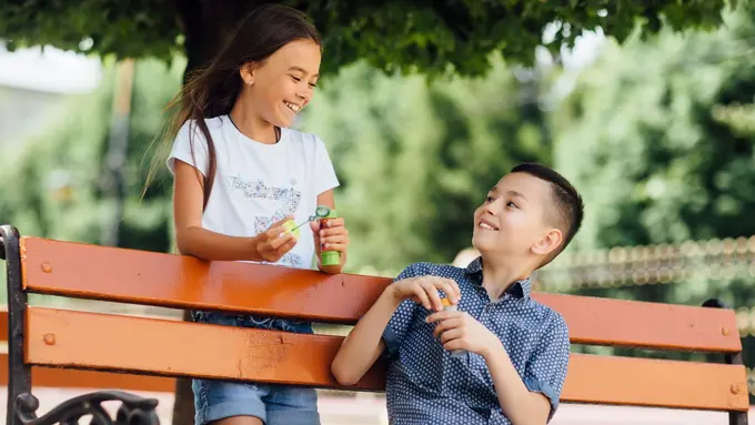 Cara Mengajarkan Anak Mengenalkan Emosi Lewat Intonasi Suara