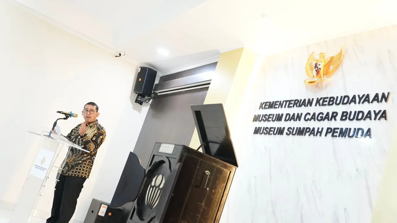 Menteri Kebudayaan Fadli Zon menerima hibah sebuah gramofon bersejarah milik Yo Kim Tjan, saudagar dan tokoh budaya Tionghoa yang berperan penting dalam rekaman awal lagu kebangsaan Indonesia Raya. (Istimewa)