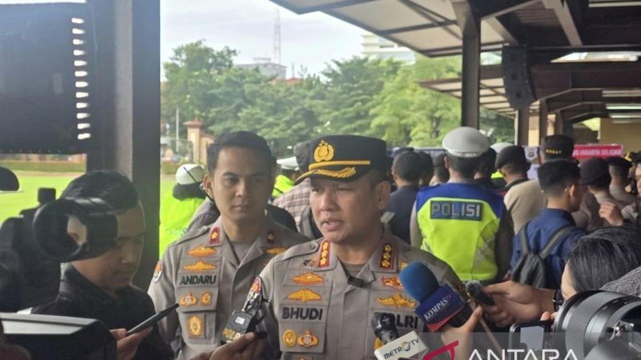 Polda Metro Jaya Kerahkan Ribuan Personel untuk Pengamanan Unjuk Rasa Mabes Polri