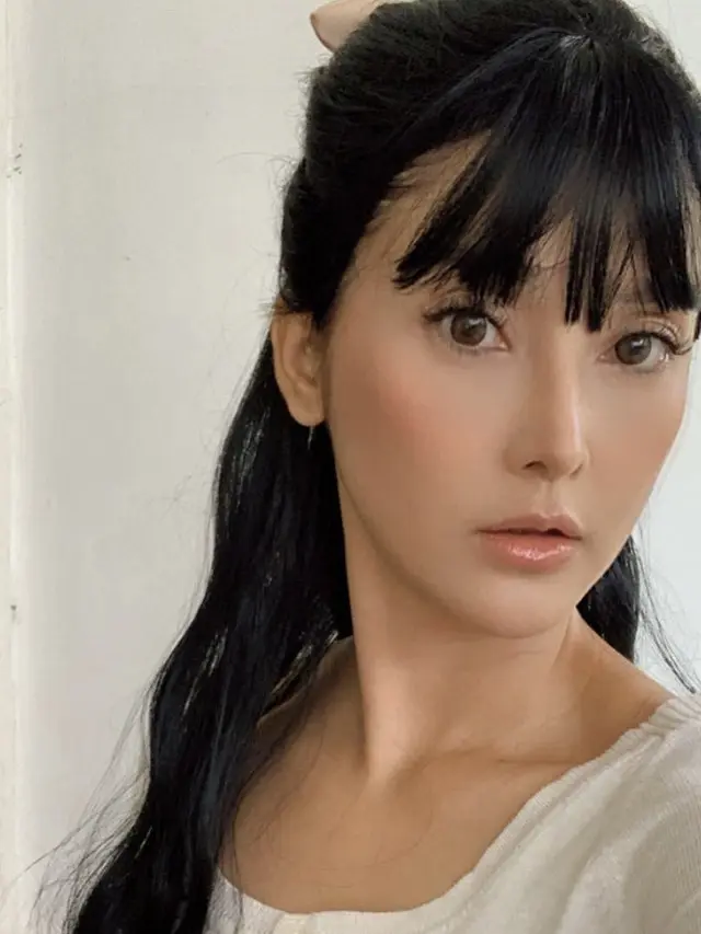 Pesona wajah awet muda Eva Anindita yang Dikenal Sebagai Ratu Sinetron Antagoni, @eva_anindita_zachrie