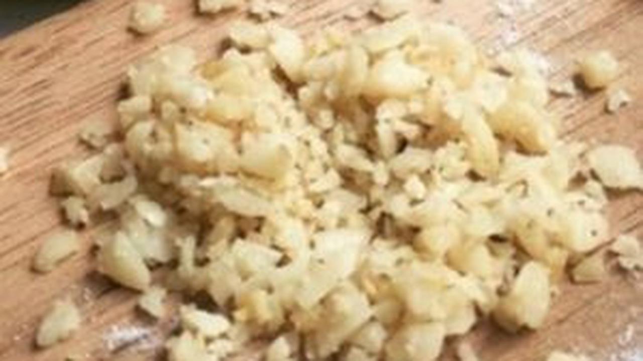10. Resep Kue Putri Salju Bulat Keju Edam<br>