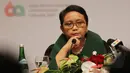 Menteri Luar Negeri Retno Marsudi memberikan keterangan pers terkait serangan bom yang terjadi di Kota Sana'a, Jakarta, Senin (20/4/2015). Pemerintah Indonesia mengecam keras serangan bom tersebut. (Liputan6.com/Herman Zakharia)