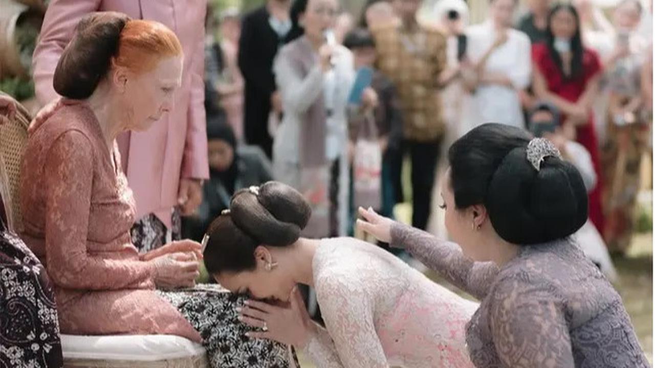 Gaya Cantik Luna Maya saat Prosesi Siraman, Anggun dengan Busana Kebaya Jawa