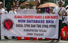 FOTO: Ribuan Honorer Non-Database Geruduk Monas, Tuntut Kepastian Status dan Perlindungan Kerja