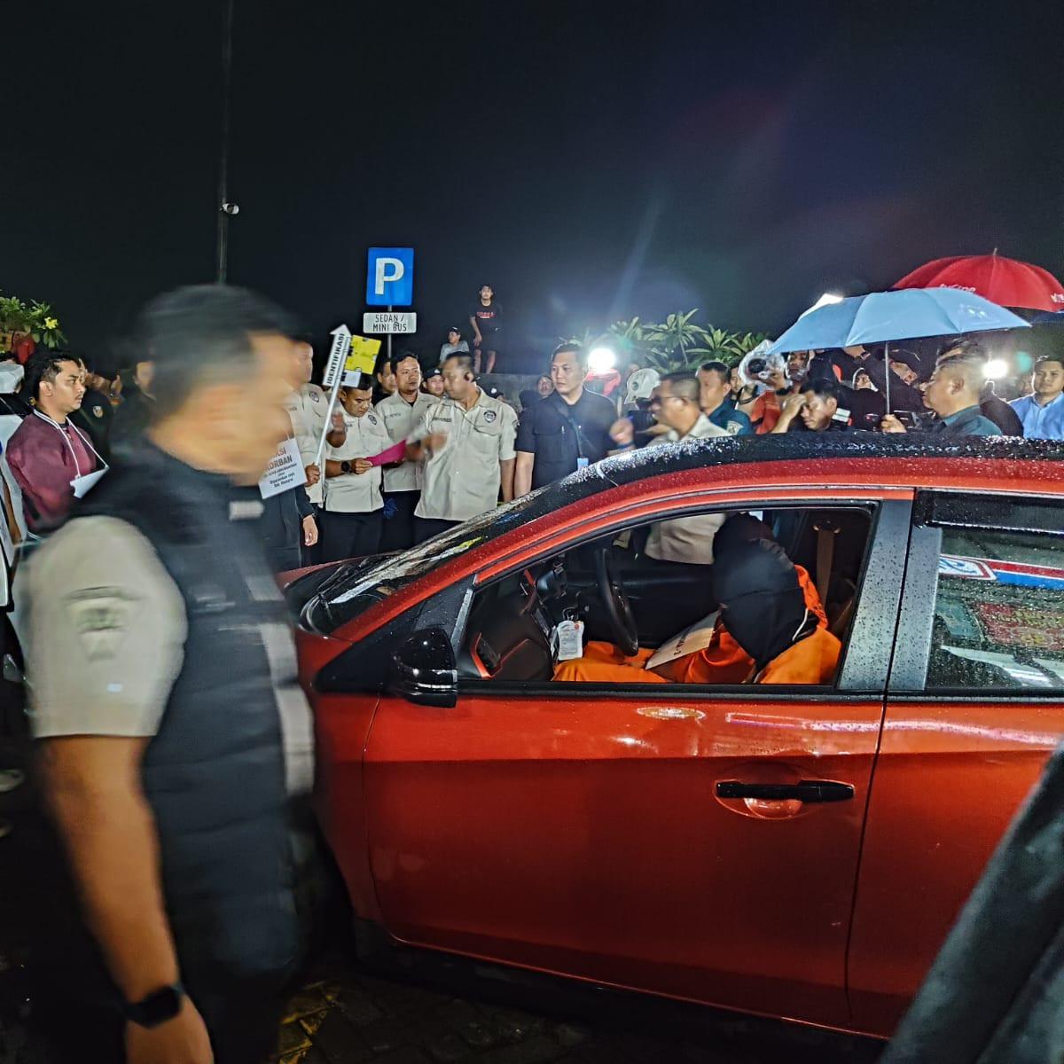 rekonstruksi tiga tni penembak bos rental mobil di rest area tol tangerang