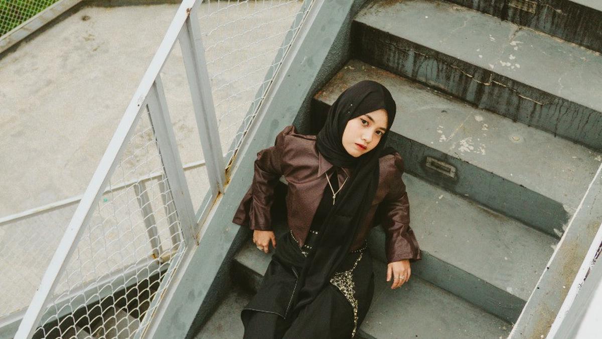 Hanin Dhiya Jelajahi Genre Folk Lewat Lagu Orang Baru, Saat Hubungan Hambar karena Orang Ketiga