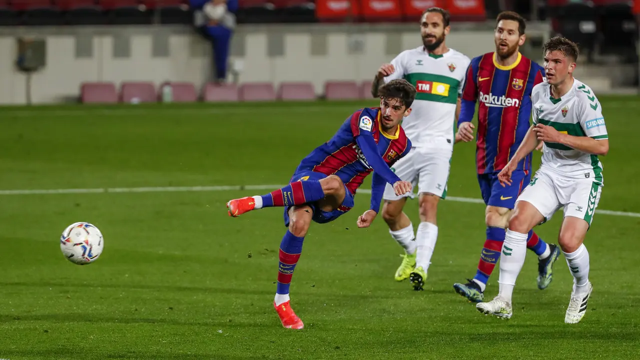 FOTO: Barcelona Kembali ke Posisi 3 usai Tundukkan Elche 3-0 - Francisco Trincao