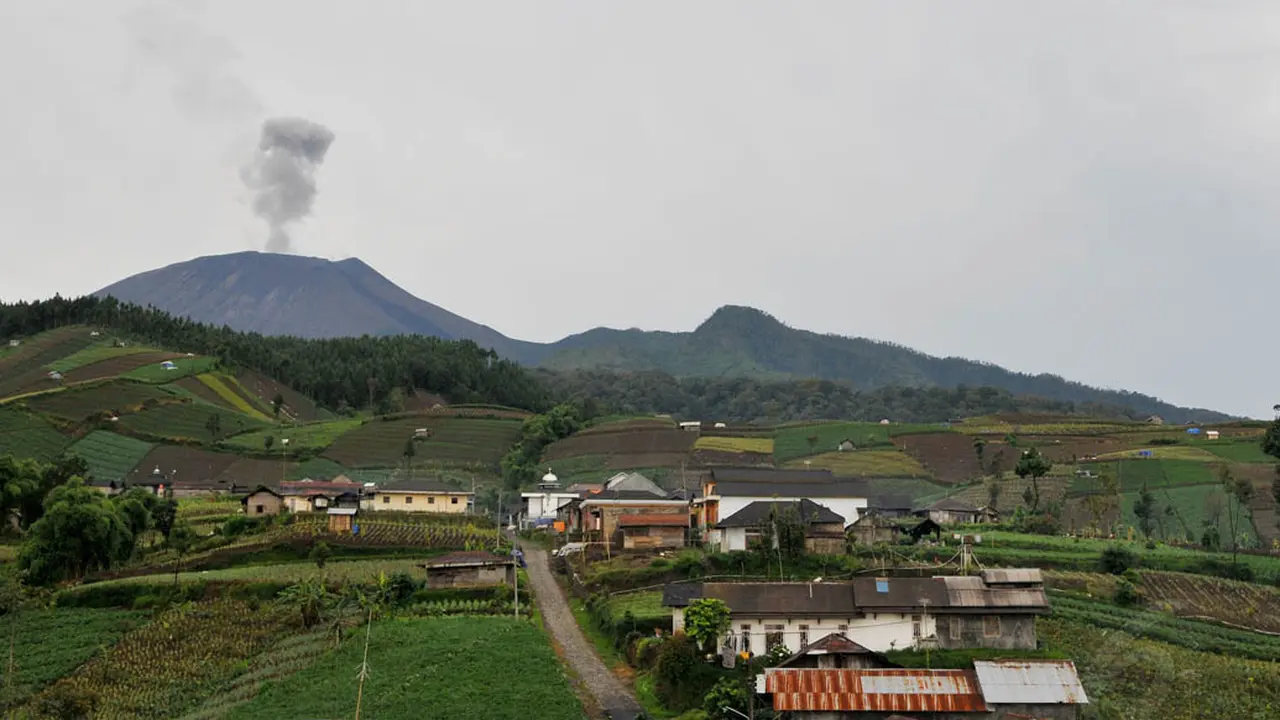 Suasana Desa Kawasan Zona Merah Gunung Slamet