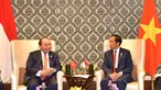 Presiden Joko Widodo melakukan pertemuan bilateral dengan Perdana Menteri Vietnam, Nguyen Xuan Phuc disela Konferensi Tingkat Tinggi Peringatan ASEAN-India di Hotel Taj Enclave Diplomatic, New Delhi, Jumat (26/1). (Liputan6.com/Pool/Biro Pers Setpres)