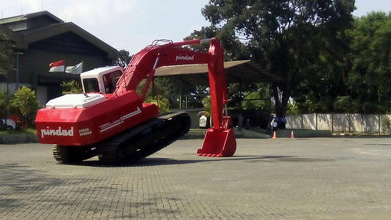 Tahun depan, Pindad produksi eskavator seharga Rp 1,4 miliar