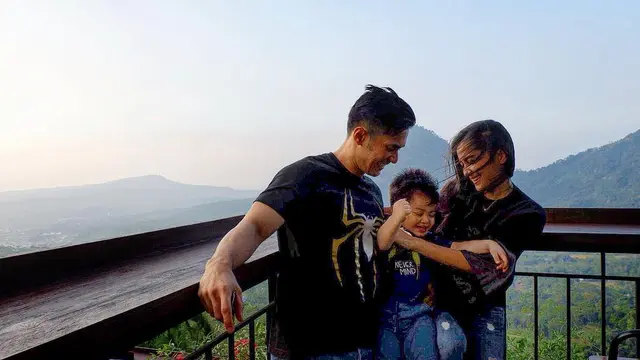 ilustrasi potret si cantik fatmasury dahlan pemeran kisah nyata indosiar, yang memiliki keluarga harmonis/instagram: fatmasury_