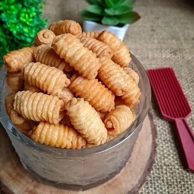 Sajian kue garpu (IG wawawiati)
