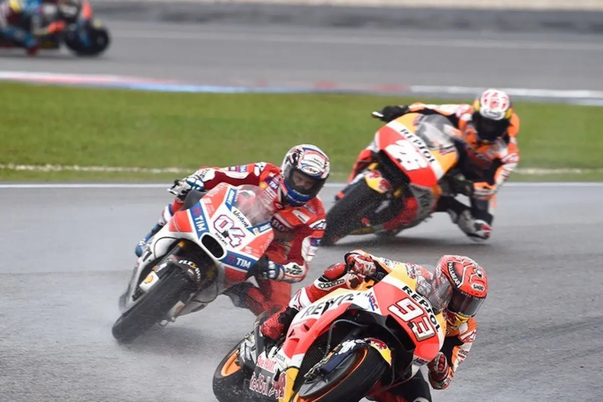 Marc Marquez (depan)