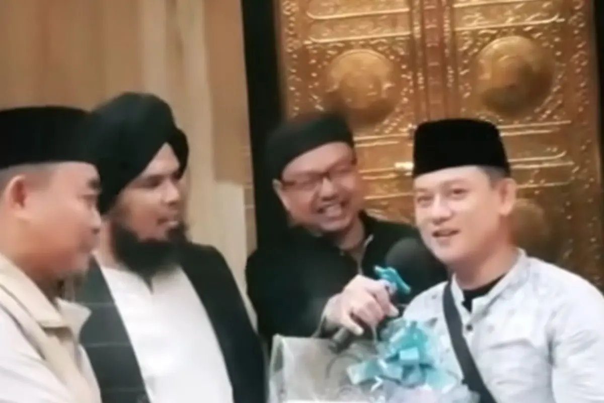 Chef Bobon Santoso resmi mualaf. (credit:instagram.com/derrysulaiman)