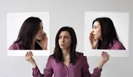Sering Berpura-pura Demi Disukai Orang Lain Bisa Bikin Kesepian