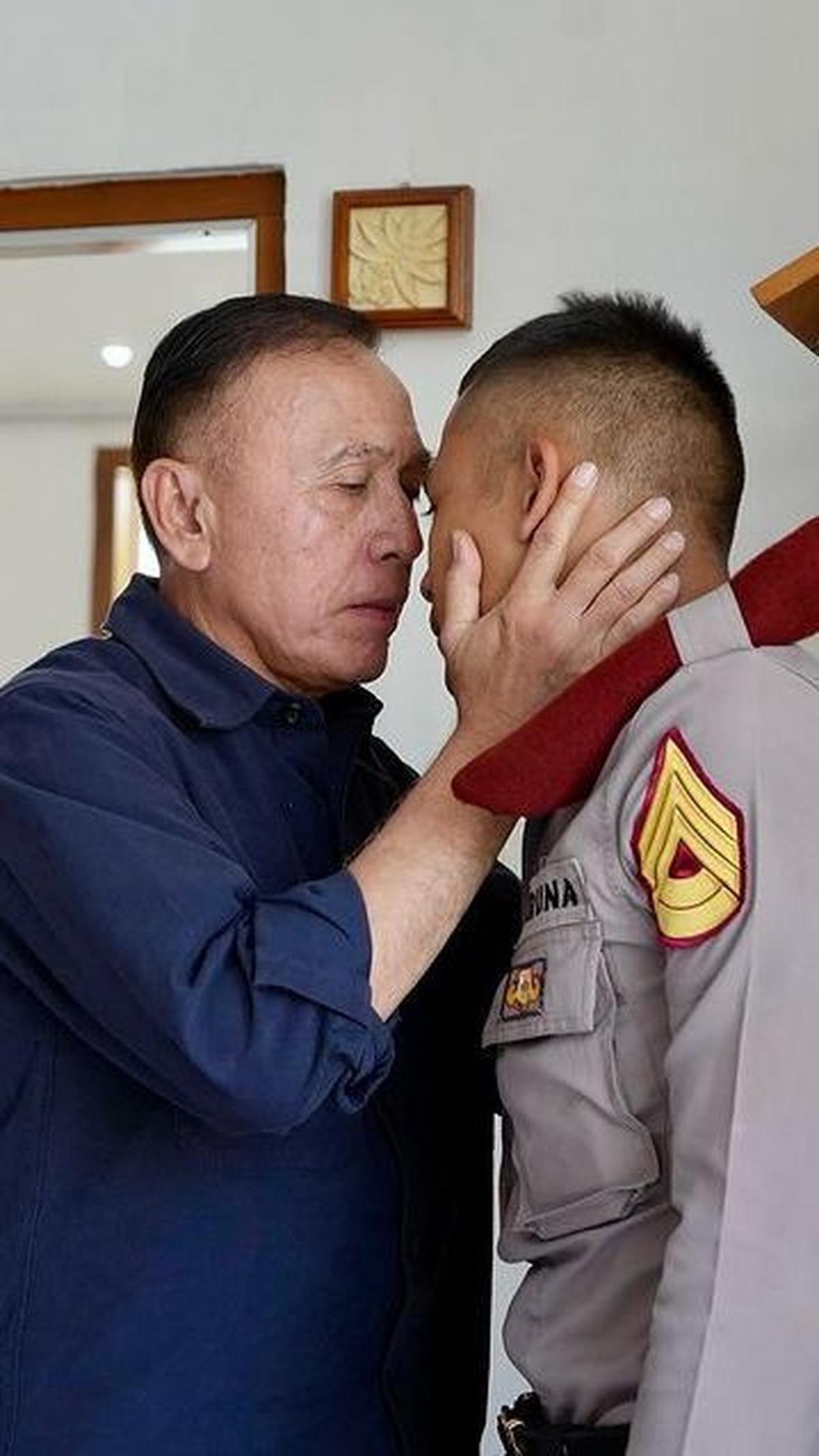 Ucapan dan doa tidak hanya datang dari Iwan Bule saja. Tidak sedikit dari masyarakat luas yang memberikan ucapan dan doa dalam kolom komentar. <br>