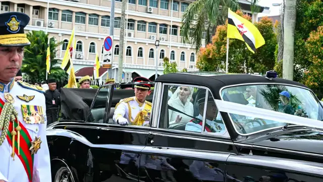 7 Potret Momen Resepsi Pernikahan Pangeran Mateen dan Anisha Rosnah