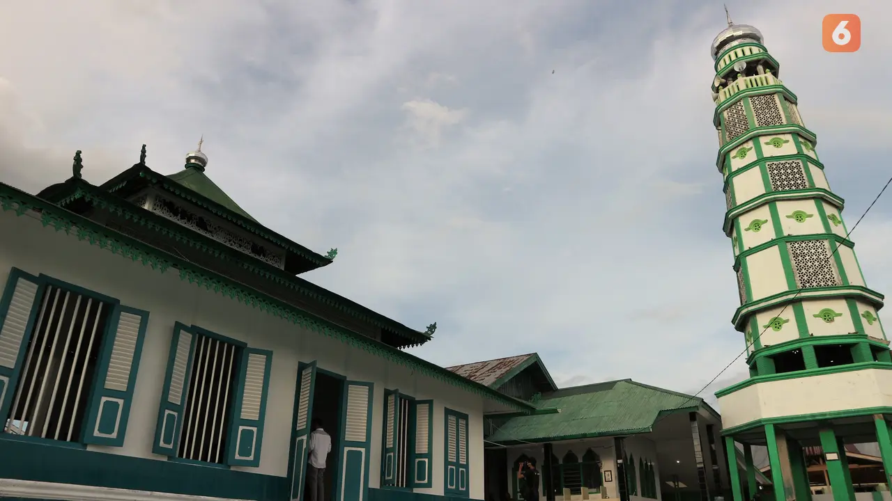Masjid Al Amin yang berusia ratusan tahun di Desa Wani II