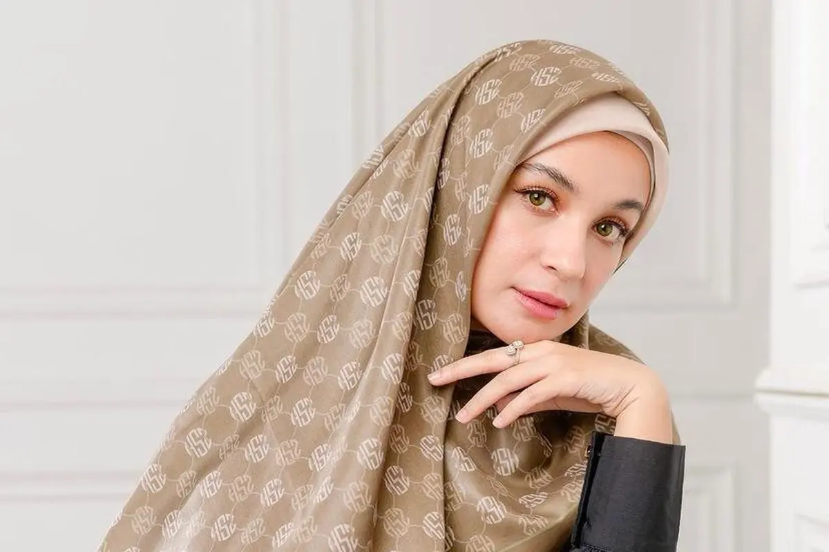 Cara Shireen Sungkar Jaga Kesehatan dan Kesegaran Kulit Kepala di Bulan Ramadan