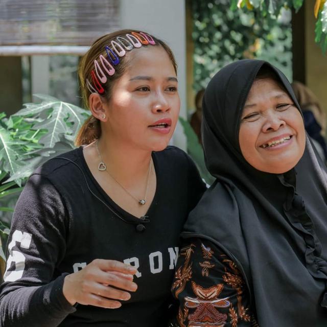 7 Potret Transformasi Farida Nurhan Sebelum dan Sesudah Oplas, Manglingi