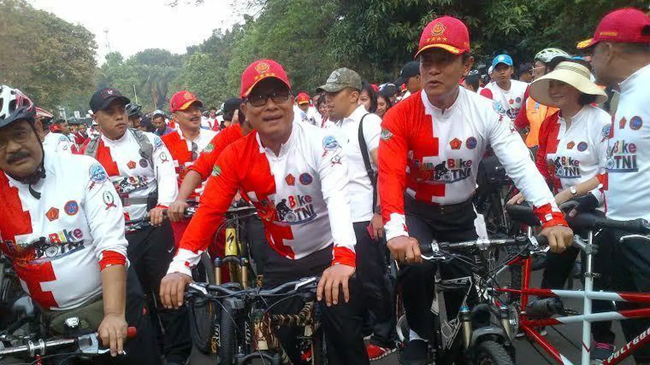 Panglima TNI Pimpin Langsung Fun Bike Sambut HUT TNI