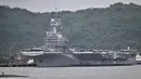 Charles de Gaulle memiliki panjang 262 meter, dilengkapi dengan beragam persenjataan terbaru dan canggih serta sejumlah pesawat tempur. (SONNY TUMBELAKA/AFP)