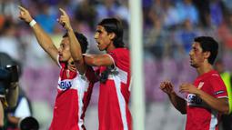 Gelandang Jerman keturunan Tunisia kelahiran 4 April 1987 ini memulai karier sepak bola profesionalnya di VFB Stuttgart di musim 2006/2007. Ia langsung mempersembahkan trofi Bundesliga di musim tersebut bersama Mario Gomez dan Timo Hildebrand. (AFP/Daniel Mihailescu)