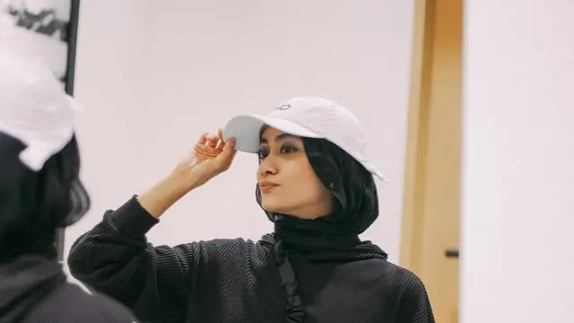 Inspirasi Outfit Ala Ayudia Bing Slamet, Si Penggemar Outfit Hitam (Instagram/@ayudiac)