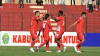 Renan Silva dan Osas Saha melakukan selebrasi saat Persija Jakarta menang 2-0 atas Persikabo Bogor di laga pertama Piala Indonesia 2018 di Stadion Sultan Agung, Bantul, Kamis (9/8/2018). (Media Persija