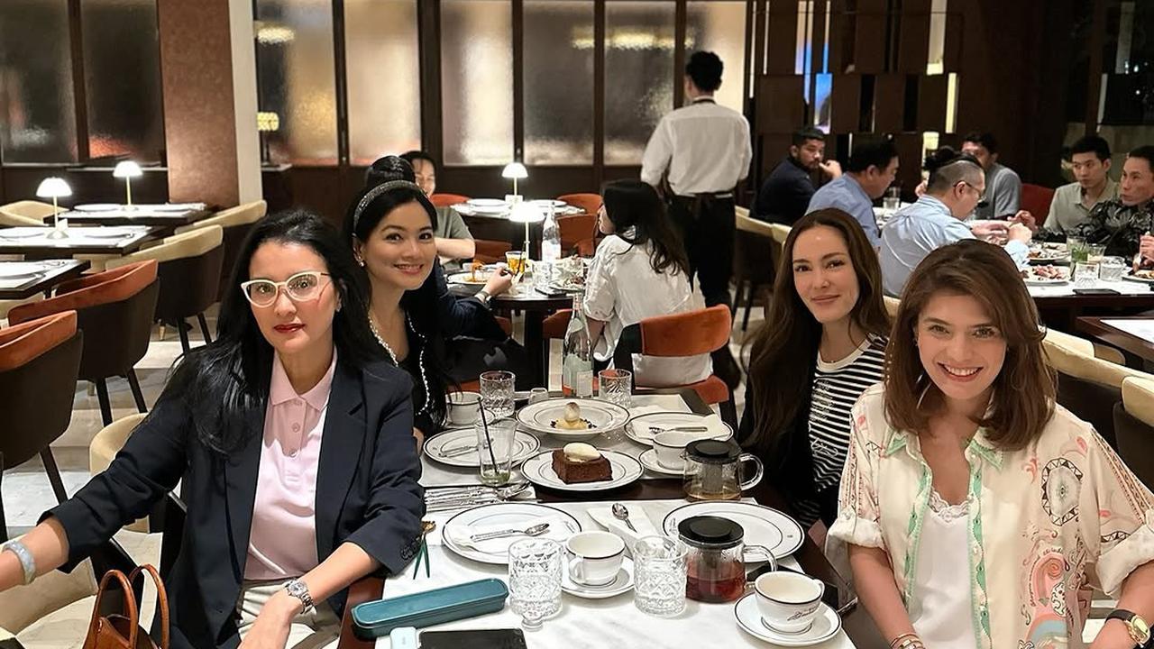 Kumpul Cantik, Potret Titi Kamal - Cathy Sharon Dinner Bareng