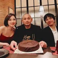 Gaya elegan Bunga Citra Lestari saat Pesta Malam Tahun Baru Sekaligus Merayakan Ulang Tahun Suami. [@itsmebcl]