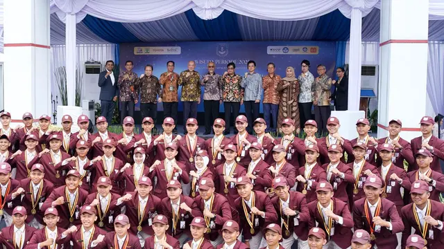 Wisuda mahasiswa Akademi Komunitas Toyota Indonesia (AKTI) angkatan ke-9, di TMMIN Plant 3 Karawang
