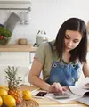 Mulai dengan membuat anggaran untuk mengetahui aliran pengeluaran. (Foto/Dok: freepik.com/shurkin_son)