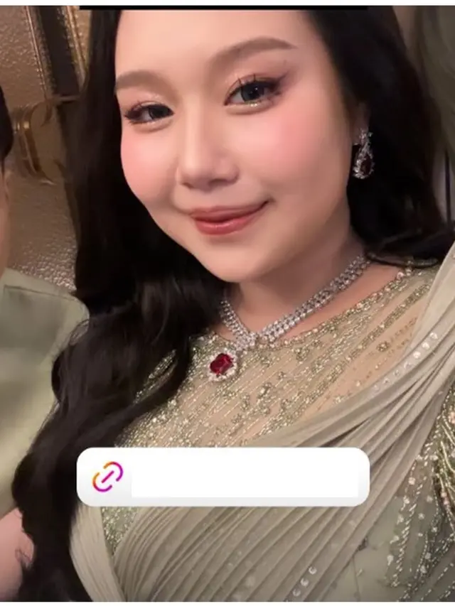 6 Potret Sisca Kohl di Sangjit Jessica Jane, Memukau dengan Soft Douyin Makeup