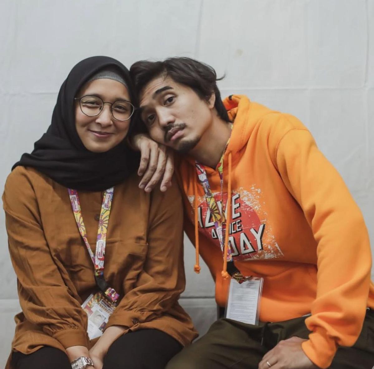 Jarang Tersorot, Inilah Potret Harmonis Duta Sheila on 7 dan Sang Istri yang Bikin Iri dengan Caption Romantis