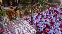 Siswa Kembali Menikmati Makan Bergizi Gratis