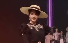 Deretan Foto Arumi Bachsin saat Tampil di Catwalk, Penampilannya Bak Bangsawan Eropa