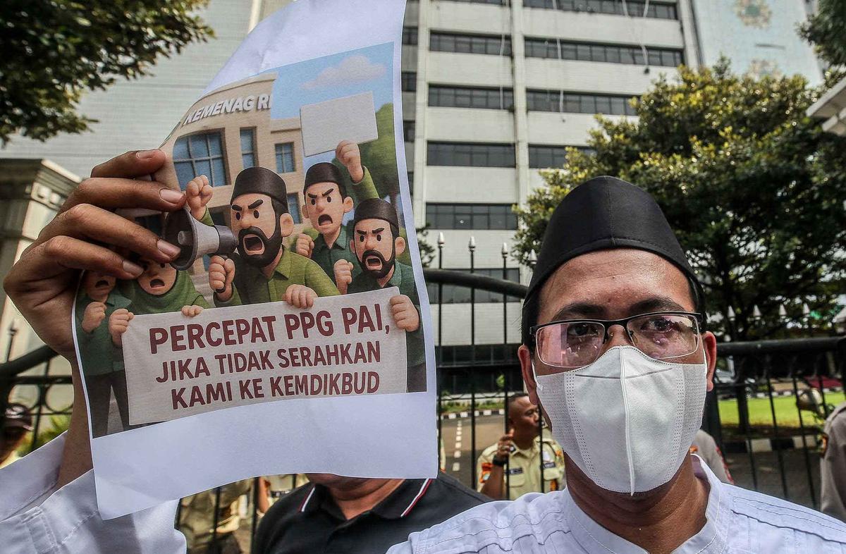 FOTO: Guru Agama Gelar Aksi Damai, Desak Percepatan PPG dan Peralihan ke Kemendikdasmen