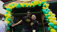 Ammar Zoni dan Irish Bella Jualan Sate Maranggi