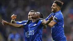 Pemain Leicester City, Ahmed Musa merayakan gol bersama rekan-rekannya saat melawan Crystal Palace pada lanjutan Premier League di King Power Stadium, Sabtu (22/10/2016). (Reuters/Eddie Keogh)