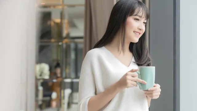 wanita agustus tenang